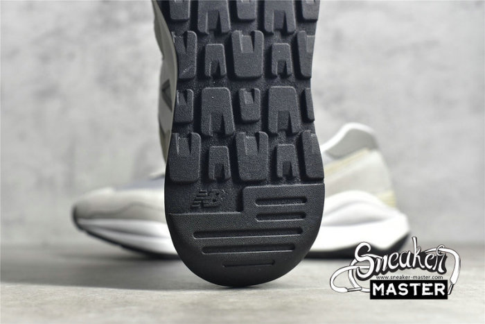 NEW BALANCE 57/40 RUNNING SHOES RAIN CLOUD/WHITE/LIGHT GREY M5740CA