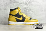 NIKE AIR JORDAN 1 HIGH RETRO OG POLLEN/BLACK/WHITE 555088-701