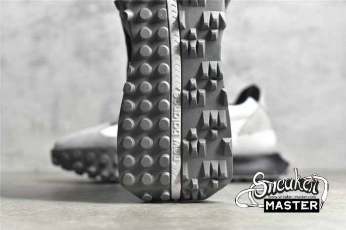 NEW BALANCE 327 RUNNING SHOES BLACK/WHITE/GREY MS327VC1