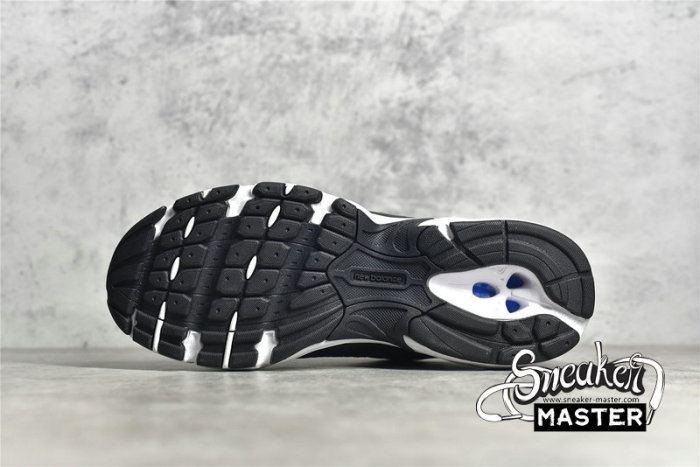 NEW BALANCE 530V2 RETRO RUNNING SHOES BLACK/BLACK/WHITE MR530SD