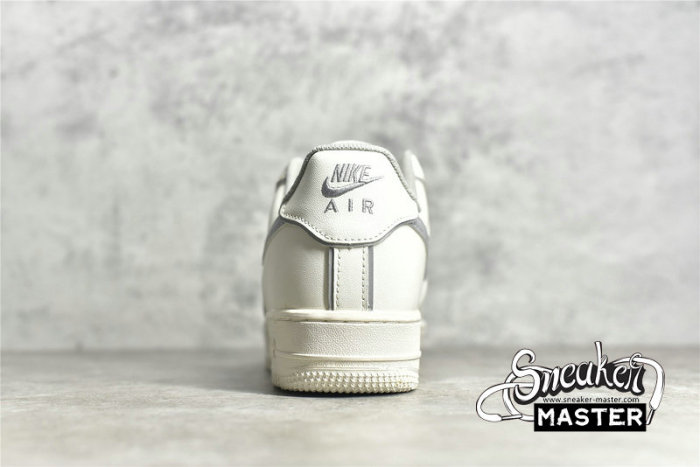 NIKE AIR FORCE 1 LOW X SUPREME WHITE/WHITE/LIGHT GREY BQ8228-366