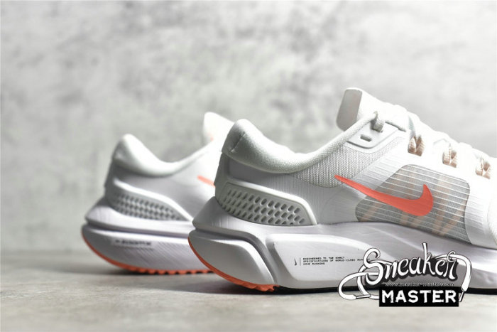 NIKE ZOOM VOMERO 15 WHITE/CRIMSON TINT/BLACK/CRIMSON PULSE CU1856-102