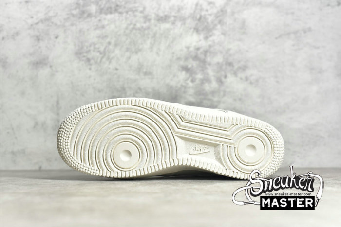 NIKE AIR FORCE 1 LOW X SUPREME WHITE/WHITE/LIGHT GREY BQ8228-366