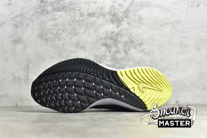 NIKE AIR ZOOM VOMERO 15 BLACK/WHITE/PURPLE CU1855-006