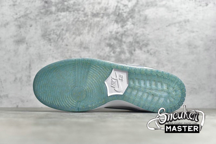 NIKE SEAN CLIVER X DUNK LOW SB HOLIDAY SPECIAL WHITE/PSYCHIC BLUE/METALLIC GOLD DC9936-100