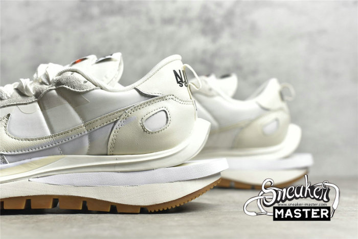 NIKE SACAI X VAPORWAFFLE SAIL GUM SAIL/WHITE/WHITE DD1875-100