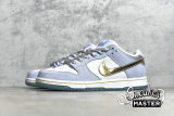 NIKE SEAN CLIVER X DUNK LOW SB HOLIDAY SPECIAL WHITE/PSYCHIC BLUE/METALLIC GOLD DC9936-100