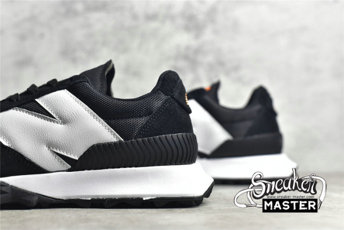 NEW BALANCE RUNNING SHOES BLACK/BLACK/WHITE XC-72-005