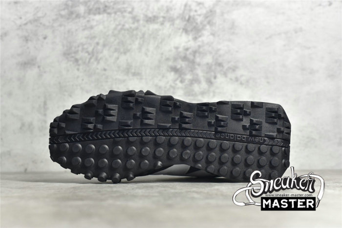 NEW BALANCE RUNNING SHOES BLACK/BLACK/WHITE XC-72-005