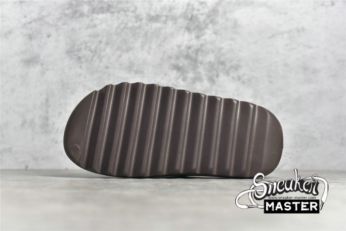 ADIDAS YEEZY SLIDES SOOT/SOOT/SOOT G55495