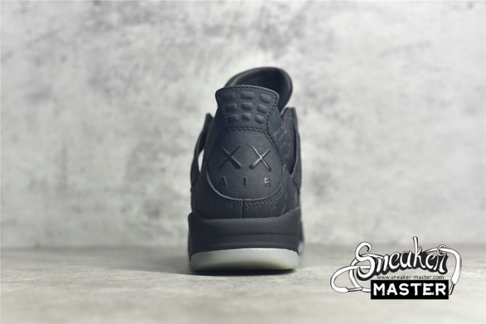 NIKE KAWS X AIR JORDAN 4 RETRO BLACK/BLACK-CLEAR GLOW 930155-001