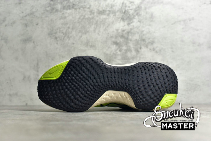 NIKE ZOOMX INVINCIBLE RUN FLYKNIT VOLT/BARELY VOLT/BLACK CT2228-700