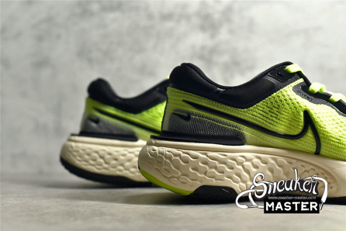 NIKE ZOOMX INVINCIBLE RUN FLYKNIT VOLT/BARELY VOLT/BLACK CT2228-700
