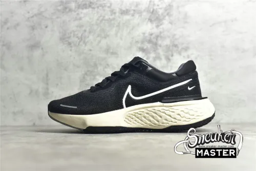 NIKE ZOOMX INVINCIBLE RUN FLYKNIT BLACK/IRON GREY/VOLT/WHITE CT2228-001