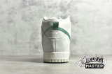 NIKE SB DUNK HIGH SE FIRST USE PACK LIGHT BONE/LIGHT BONE/SAIL/GREEN NOISE DH0960-001
