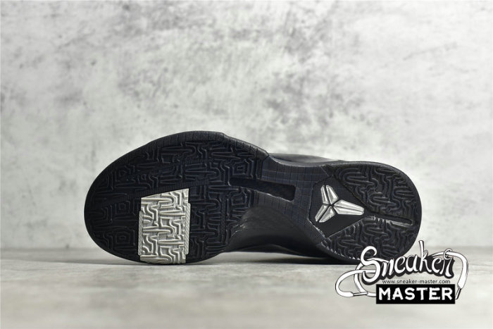 NIKE ZOOM KOBE 5 BLACK OUT BLACK/BLACK-METALLIC SILVER-DARK GREY 386429-003