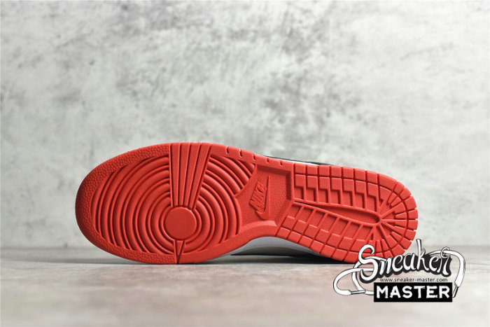 NIKE NBA X SB DUNK LOW EMB CHICAGO SAIL/BLACK-BLACK-CHILE RED DD3363-100
