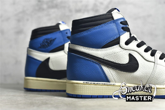 NIKE FRAGMENT DESIGN X TRAVIS SCOTT X AIR JORDAN 1 RETRO HIGH SAIL/BLACK/MILITARY BLUE/PINK DH3227-105