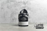 NIKE AIR JORDAN 1 LOW GS BLACK/MEDIUM GREY/WHITE 553560-040