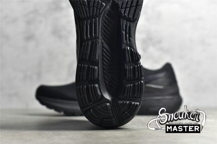 ASICS GEL KAYANO 28 2E WIDE BLACK/BLACK/GRAPHITE GREY 1011B188-001