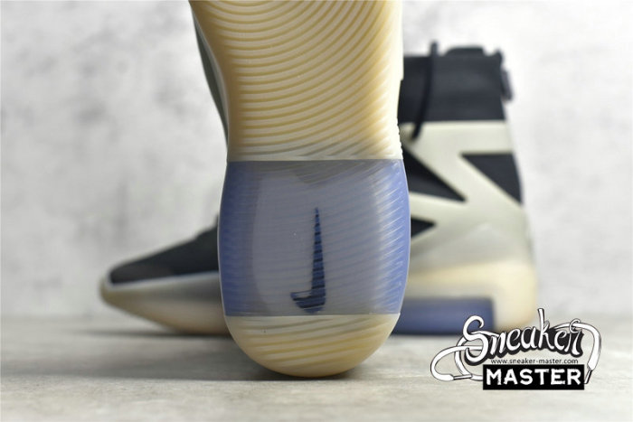 NIKE AIR FEAR OF GOD 1 STRING - F&F BLACK/LIGHT GREY/WHITE AR4237-903
