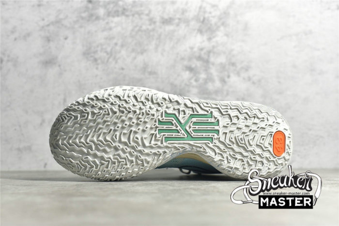 NIKE KYRIE 7 COPA/DARK SMOKE GREY-RATTAN CQ9327-402