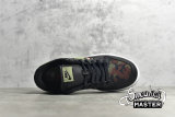 NIKE SB DUNK LOW SE BLACK/OIL GREEN/WHITE/TOTAL ORANGE DH0957-001