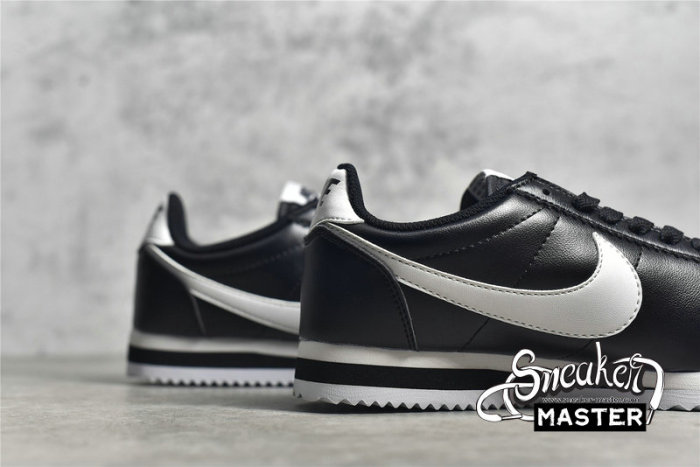 NIKE CLASSIC CORTEZ LEATHER BLACK/BLACK/WHITE 807471-010