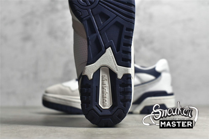 NEW BALANCE 550 RUNNING SHOES WHITE/WHITE/NAVY BB550WA1