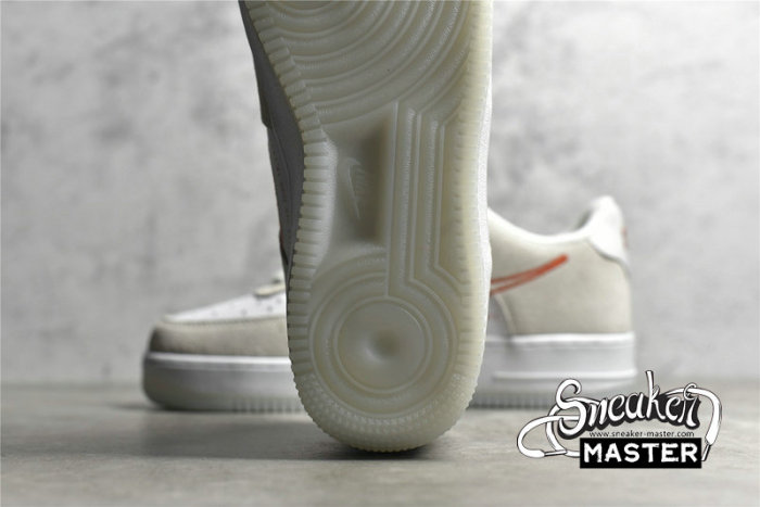 NIKE AIR FORCE 1 LOW 07 SE FIRST USE WHITE/ORANGE/SUMMIT WHITE/SAIL DA8302-101