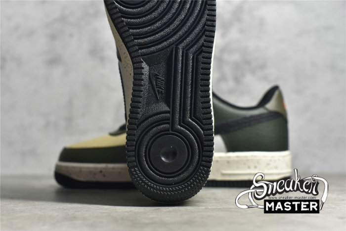 NIKE AIR FORCE 1 GORE-TEX ESCAPE MEDIUM OLIVE/BLACK/WHITE DM6435-222