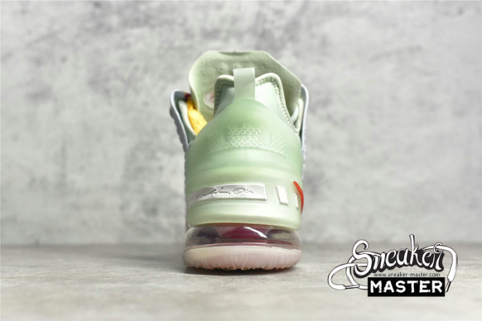 NIKE LEBRON 18 EP EMPIRE JADE PURE PLATINUM/CREAM GRASS GREEN/UNIVERSITY RED DB7644-002