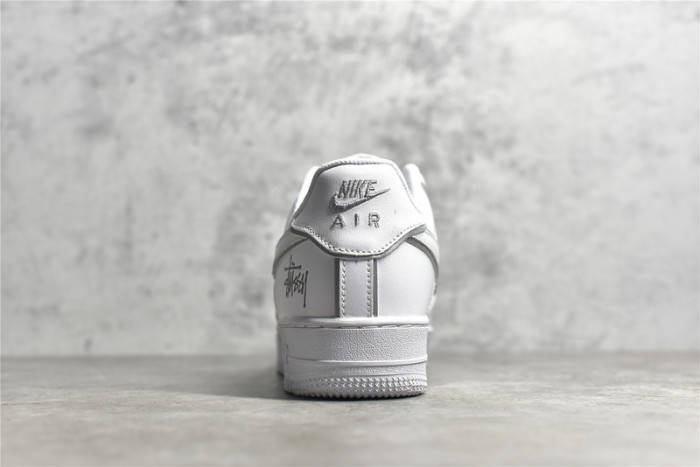 NIKE AIR FORCE 1 LOW 07 X STUSSY WHITE/WHITE/SILVER BQ6246-019
