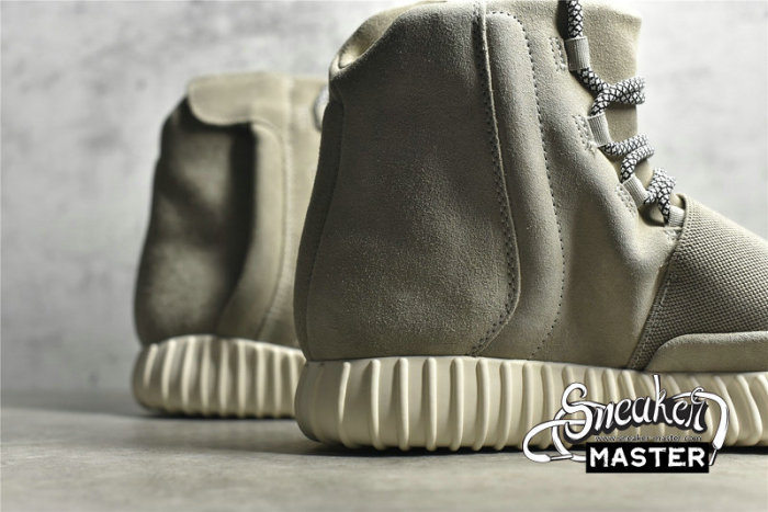 ADISAD YEEZY BOOST 750 OG LIGHT BROWN/CARBON WHITE/LIGHT BROWN B35309