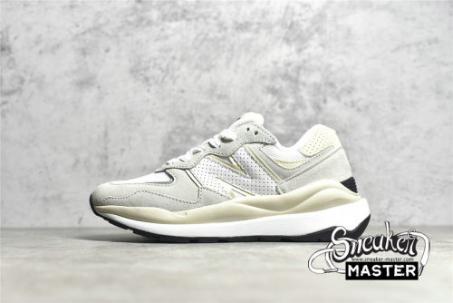 NEW BALANCE 57/40 RUNNING SHOES GOLD/ASPEN W5740WR1