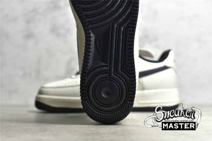 NIKE AIR FORCE 1 LOW 07 SU19 WHITE/WHITE/BLACK UN2588-121
