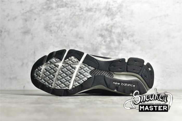 NEW BALANCE 920 MADE IN ENGLAND BLACK/WHITE/GREY M920KR