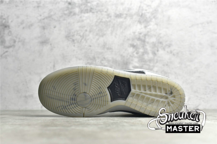 NIKE ATLAS X DUNK LOW PREMIUM SB WOLF GREY/WOLF GREY-BLACK-CHALLENGE RED 504750-020