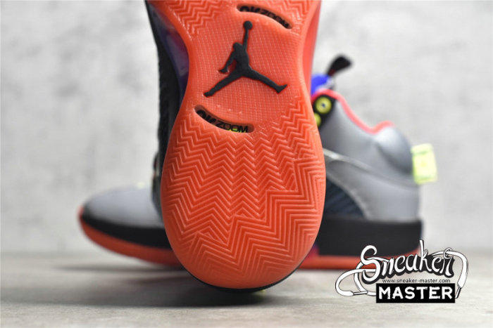 NIKE AIR JORDAN 35 CENTER OF GRAVITY GLACIER GREY/LASER CRIMSON/BLACK DC1492-001