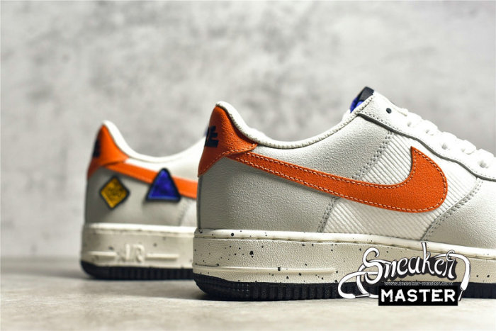 NIKE AIR FORCE 1 LOW LIGHT BONE/SAIL-WHITE-BLUE STONE-STARFISH ORANGE DO4657-081
