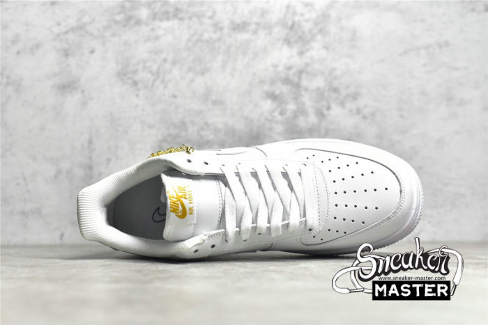 NIKE AIR FORCE 1 LOW 07 LX LUCKY CHARMS WHITE/WHITE/METALLIC GOLD/FLAT GOLD DD1525-100