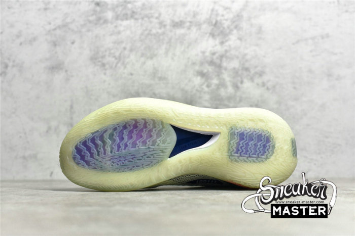 NIKE AIR ZOOM G.T.CUT EP WHITE/BLACK/LIGHT GREEN CZ0176-300