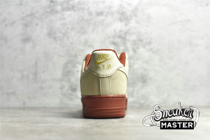 NIKE AIR FORCE 1 LOW 07 SE BEIGE/WHITE/BROWN-GOLD AA1391-111