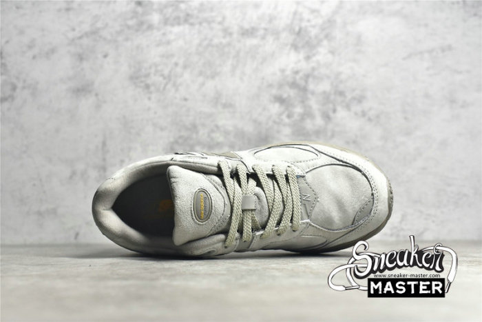 NEW BALANCE 2002 RUNNING SHOES LIGHT GREY/LIGHT GREY/LIGHT GREY M2002RBF