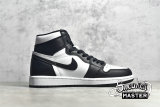 NIKE AIR JORDAN 1 RETRO HIGH OG BLACK/WHITE-BLACK 555088-010