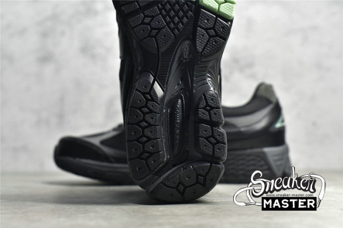 NEW BALANCE 2002R RUNNING SHOES BLACK/SILVER/GREEN M2002RLD