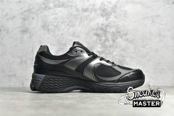 NEW BALANCE 2002R RUNNING SHOES BLACK/SILVER/GREEN M2002RLD