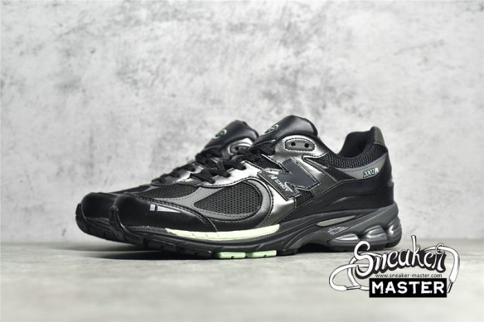 NEW BALANCE 2002R RUNNING SHOES BLACK/SILVER/GREEN M2002RLD