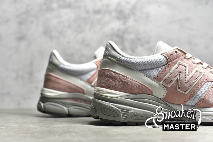 NEW BALANCE RUNNING SHOES MADE IN ENGLAND PASTEL ROSE/WHITE W7709DB