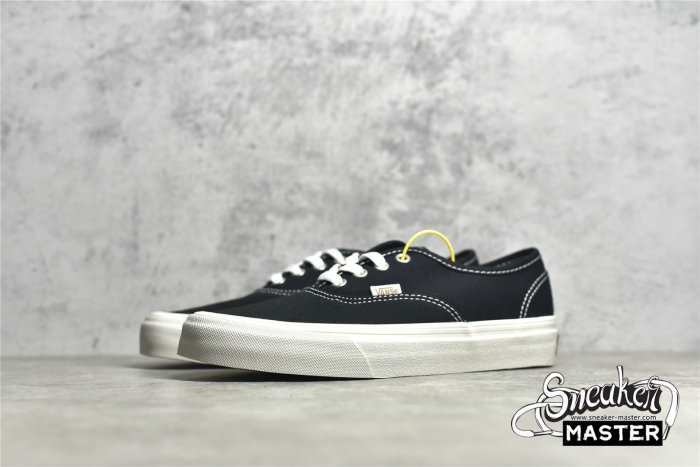 VANS AUTHENTIC LOW SHOES BLACK/BLACK/WHITE VN0A5HZS9FN